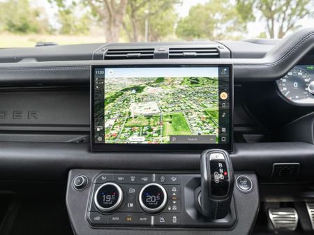 2022-Land-Rover-Defender-110-P525-V8-Carpathian-Edition-386kW_15