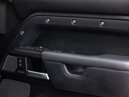 2022-Land-Rover-Defender-110-P525-V8-Carpathian-Edition-386kW_22