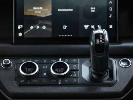 2022-Land-Rover-Defender-110-P525-V8-Carpathian-Edition-386kW_23