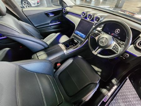 2022-Mercedes-Benz-C-Class-C-220d-Auto_9