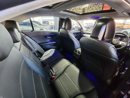 2022-Mercedes-Benz-C-Class-C-220d-Auto_11