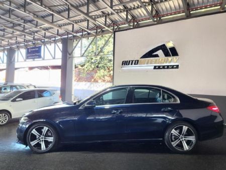 2022-Mercedes-Benz-C-Class-C-220d-Auto_7