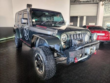 2010-Jeep-Wrangler-Unlimited-28-CRD-Sahara-Auto_2