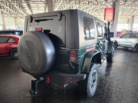 2010-Jeep-Wrangler-Unlimited-28-CRD-Sahara-Auto_4