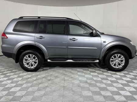 2015-Mitsubishi-Pajero-Sport-25D-4x4-Auto_16