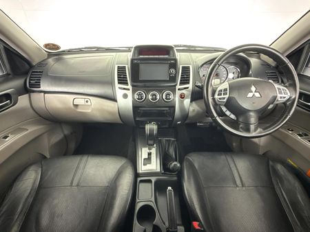 2015-Mitsubishi-Pajero-Sport-25D-4x4-Auto_1