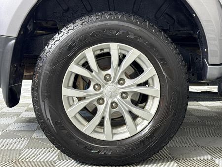 2015-Mitsubishi-Pajero-Sport-25D-4x4-Auto_6