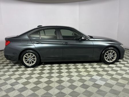 2015-BMW-3-Series-320i-Auto_16