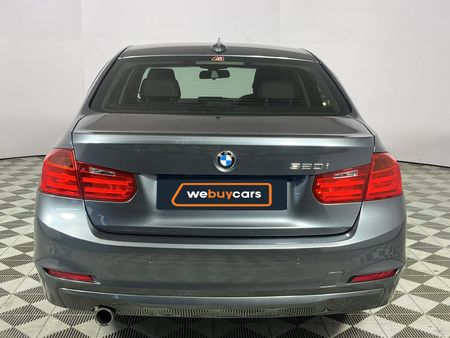 2015-BMW-3-Series-320i-Auto_17