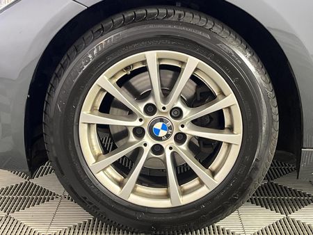 2015-BMW-3-Series-320i-Auto_4