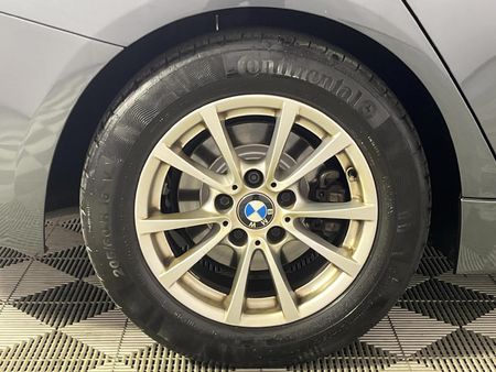 2015-BMW-3-Series-320i-Auto_7