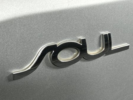 2011-Kia-Soul-16_10
