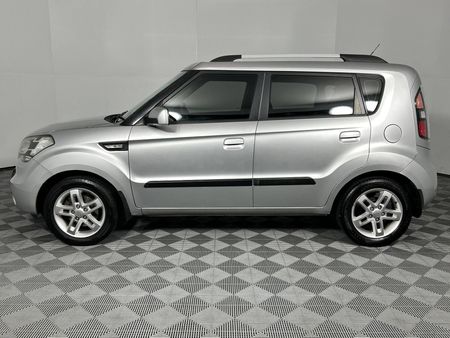 2011-Kia-Soul-16_17