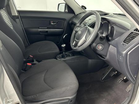 2011-Kia-Soul-16_8