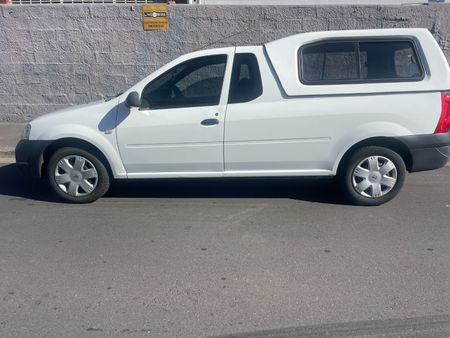 2013-Nissan-NP200-16-AC-Safety-Pack_0