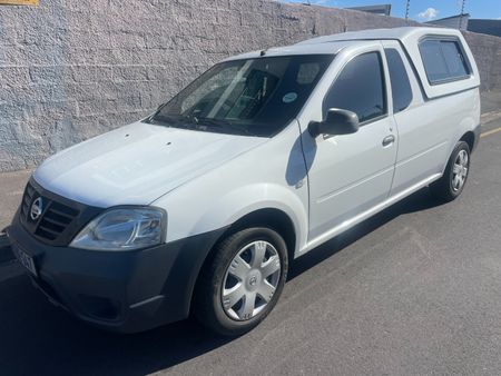 2013-Nissan-NP200-16-AC-Safety-Pack_2