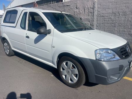 2013-Nissan-NP200-16-AC-Safety-Pack_5