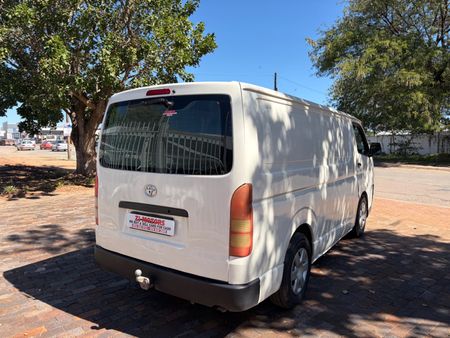 2005-Toyota-Quantum-25-D-4D-Panel-Van_3