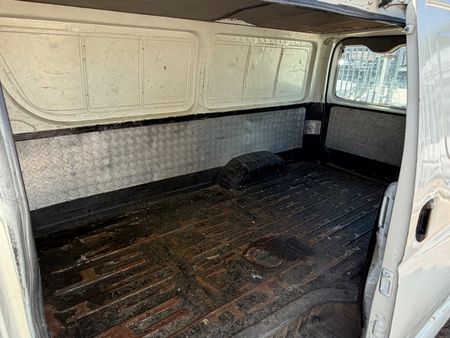 2005-Toyota-Quantum-25-D-4D-Panel-Van_6