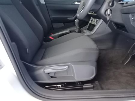 2026-Volkswagen-Polo-10-TSI_15