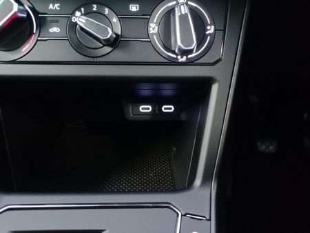2026-Volkswagen-Polo-10-TSI_21