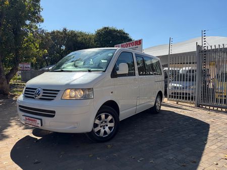 2009-Volkswagen-Caravelle-T5-25-TDI-128kW_1