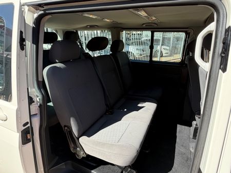 2009-Volkswagen-Caravelle-T5-25-TDI-128kW_7
