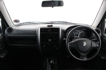 2018-Suzuki-Jimny-13_1