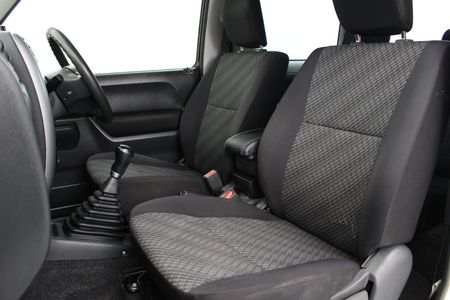 2018-Suzuki-Jimny-13_8