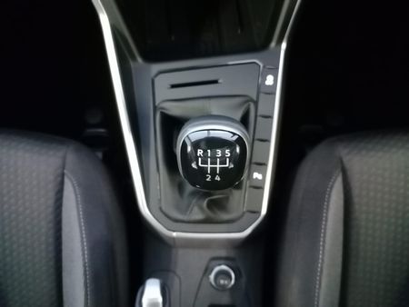 2026-Volkswagen-Polo-10-TSI-Life_24