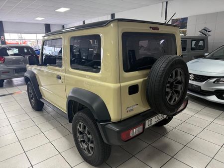 2022-Suzuki-Jimny-15-GL_2
