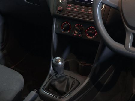 2022-Volkswagen-Polo-Vivo-14-Trendline-5-dr_11