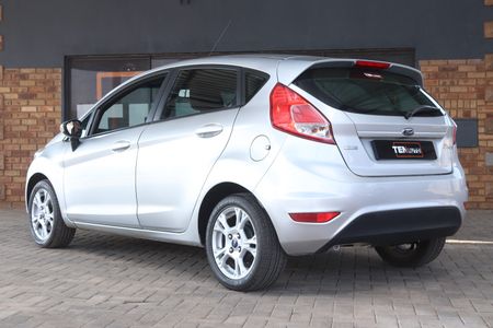 2017-Ford-Fiesta-10-EcoBoost-Trend-Auto-5-dr_19