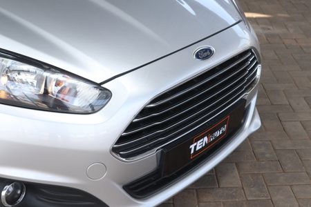 2017-Ford-Fiesta-10-EcoBoost-Trend-Auto-5-dr_5