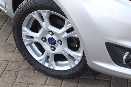 2017-Ford-Fiesta-10-EcoBoost-Trend-Auto-5-dr_6