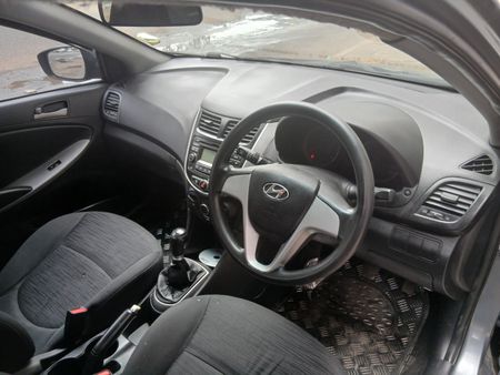 2020-Hyundai-Accent-16-GLS-Fluid_8