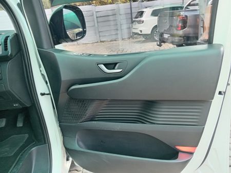 2021-Hyundai-Staria-22d-Executive-Auto_11