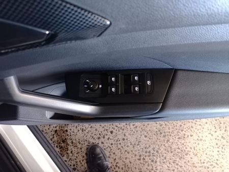 2026-Volkswagen-T-Cross-10-TSI-Auto_10