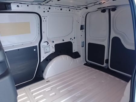 2025-Volkswagen-Caddy-Cargo-16i-81kw-Panel-Van_9