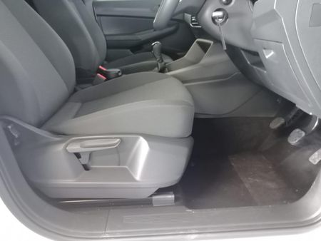 2025-Volkswagen-Caddy-Cargo-16i-81kw-Panel-Van_24