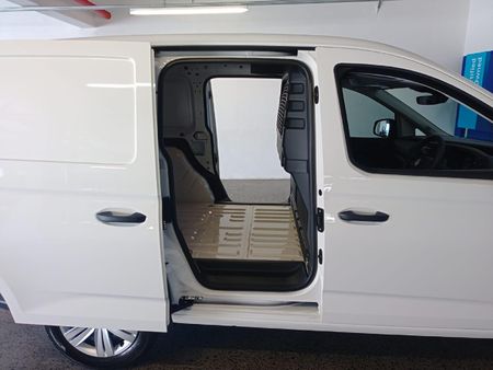 2025-Volkswagen-Caddy-Cargo-16i-81kw-Panel-Van_6