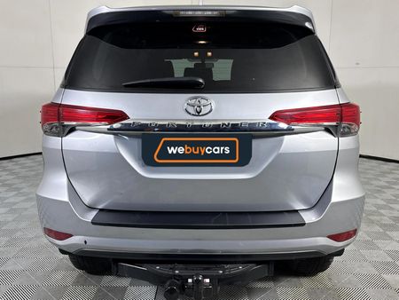 2020-Toyota-Fortuner-28-GD-6-4x4-Auto_16