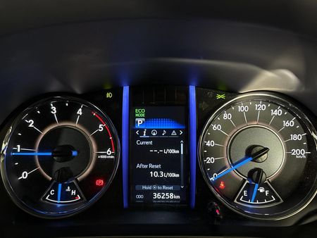 2020-Toyota-Fortuner-28-GD-6-4x4-Auto_2