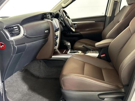 2020-Toyota-Fortuner-28-GD-6-4x4-Auto_8