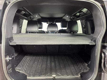 2023-Land-Rover-Defender-110-D300-HSE-X-Dynamic_13