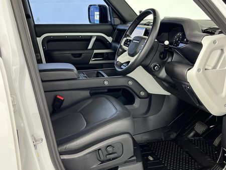 2022-Land-Rover-Defender-110-P400-HSE-294kW_9