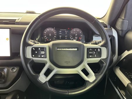 2022-Land-Rover-Defender-110-P400-HSE-294kW_12