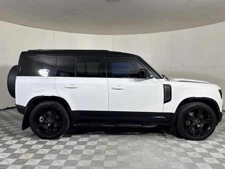 2022-Land-Rover-Defender-110-P400-HSE-294kW_17
