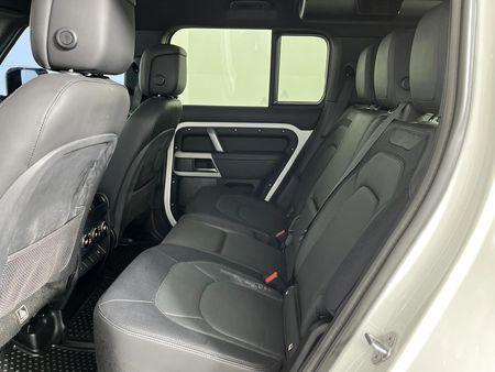 2022-Land-Rover-Defender-110-P400-HSE-294kW_3
