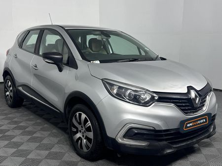2017-Renault-Captur-900T-Blaze-66kW_15